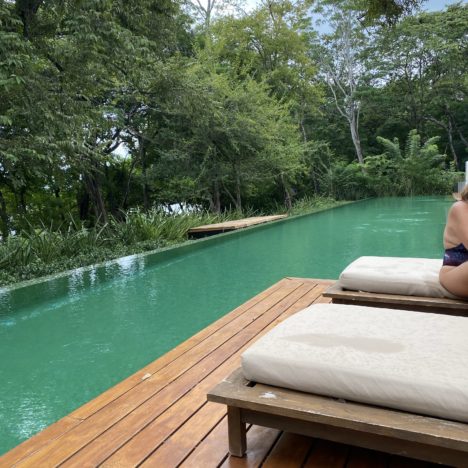Top 2022 Solo women travel tips